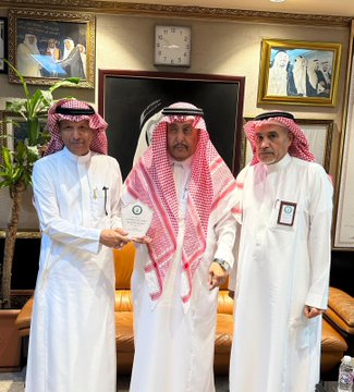 الجمعية تستعرض مبادراتها القادمة خلال زيارة قيادتها لسعادة الشيخ عبدالله الجميح